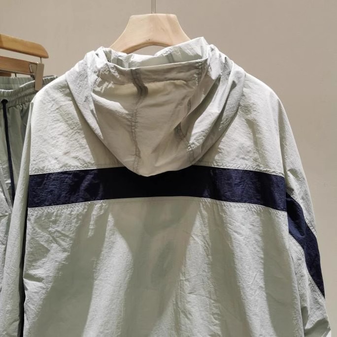 Giacca Estiva da Uomo in Seta  - Outdoor Sport Jacket Brand recensione e prezzo