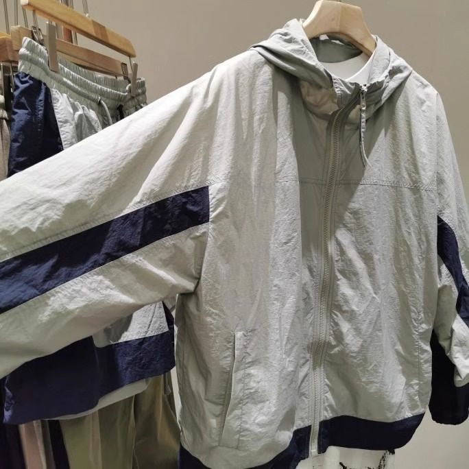 Giacca Estiva da Uomo in Seta  - Outdoor Sport Jacket Brand recensione e prezzo
